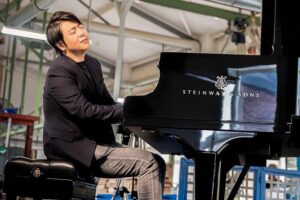 Артист Steinway Ланг Ланг дав концерт з нагоди 171-ї річниці Steinway & Sons ексклюзивно для співробітників фабрики компанії в Гамбурзі